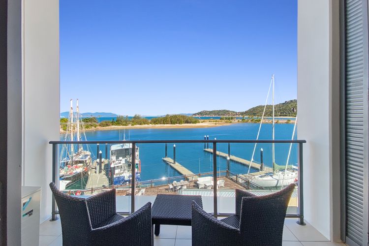 Blue on Blue Studio Room 1362