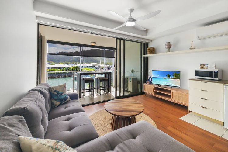 Blue on Blue Superior Studio Room 1221