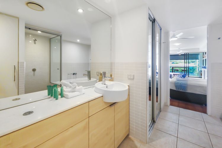 Blue on Blue Superior Studio Room 1221