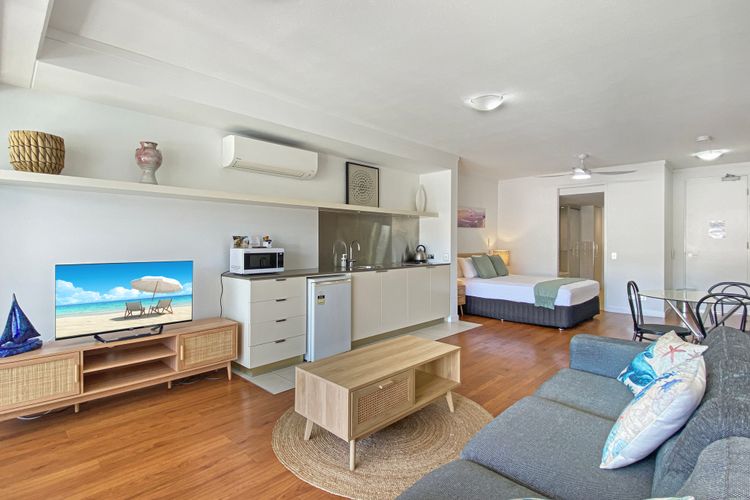 Blue on Blue Superior Studio Room 1221