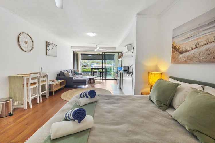 Blue on Blue Superior Studio Room 1221