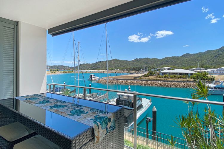 Blue on Blue Superior Studio Room 1221