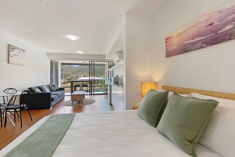 Blue on Blue Superior Studio Room 1221