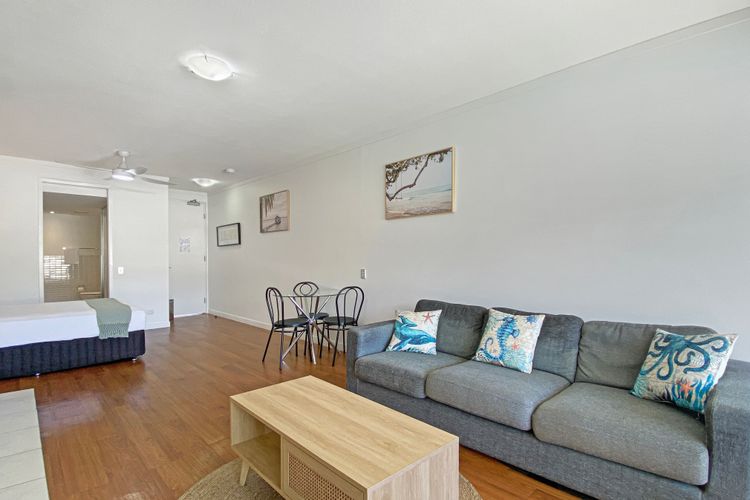 Blue on Blue Superior Studio Room 1221