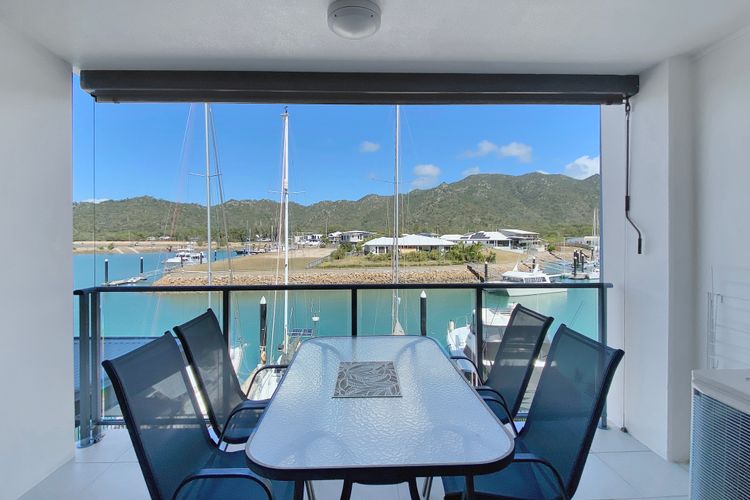 Blue on Blue Superior Studio Room 1241