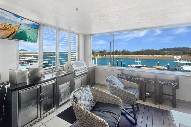 Blue on Blue Superior Studio Room 1271