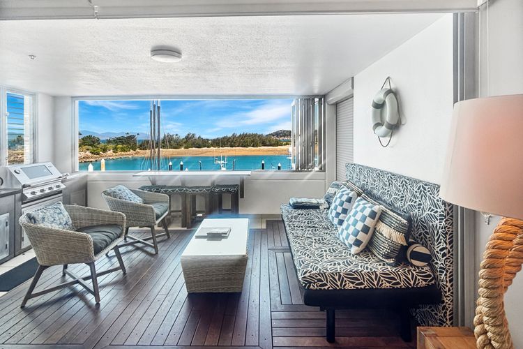 Blue on Blue Superior Studio Room 1271