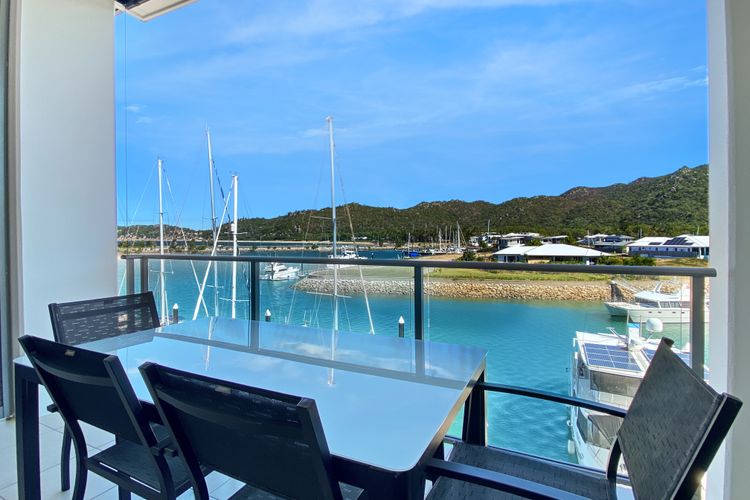 Blue on Blue Superior Studio Room 1321