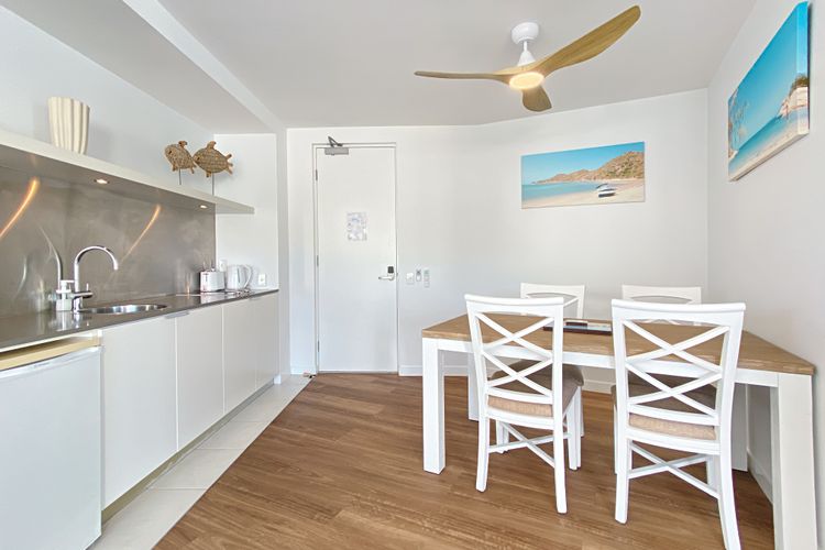 Blue on Blue Apartment 1361