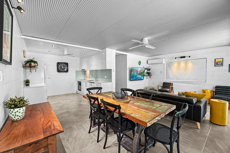 Island View Apt 1