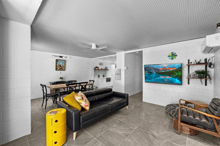 Island View Apt 1