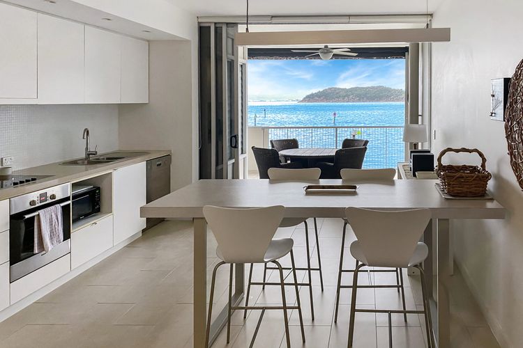 1 Bright Point Apartment 2303 - Kitchen/Dining Area