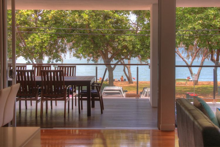 Maggies Beachfront Apt. 10