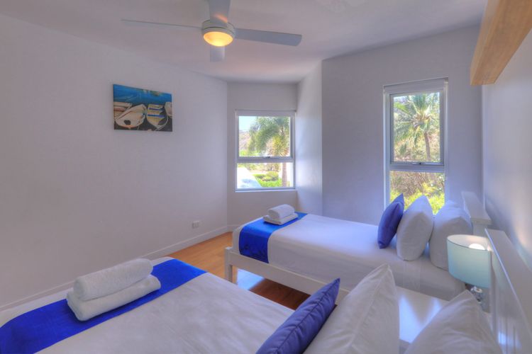 Maggies Beachfront Apt. 10