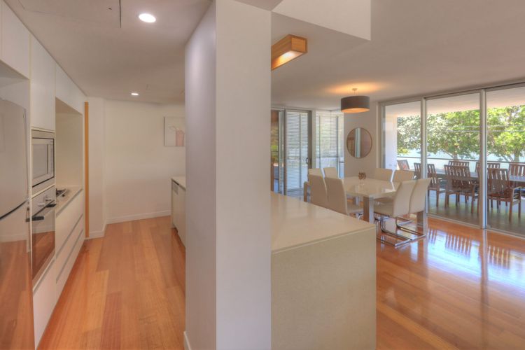 Maggies Beachfront Apt. 10