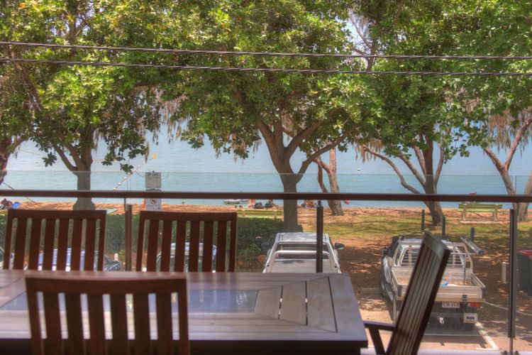 Maggies Beachfront Apt. 10