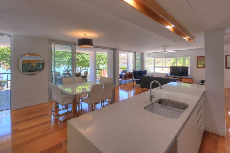 Maggies Beachfront Apt. 10