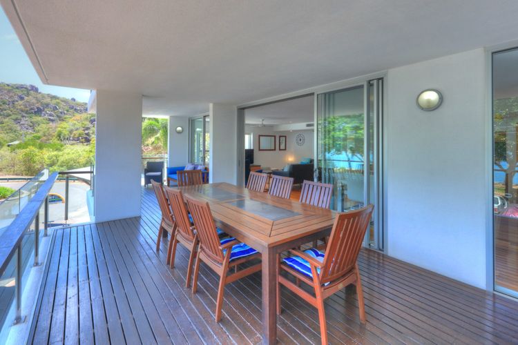 Maggies Beachfront Apt. 10