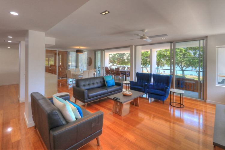 Maggies Beachfront Apt. 10