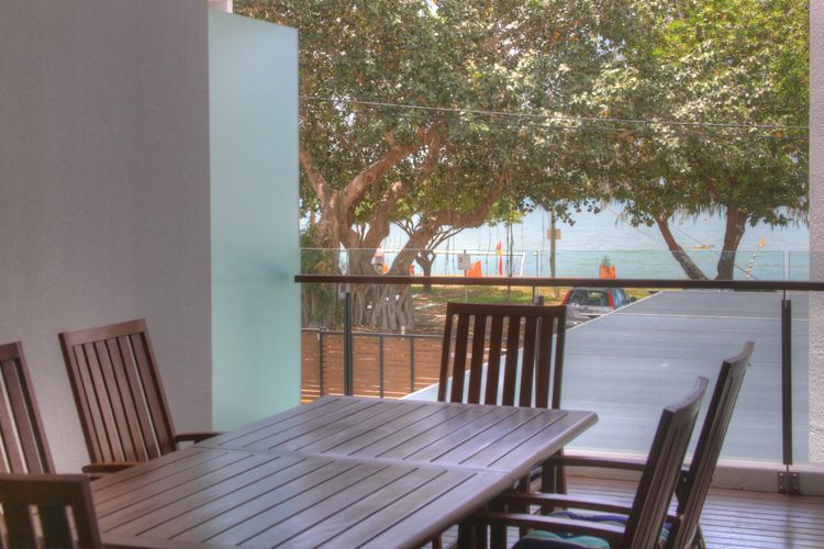 Maggies Beachfront Apt. 11