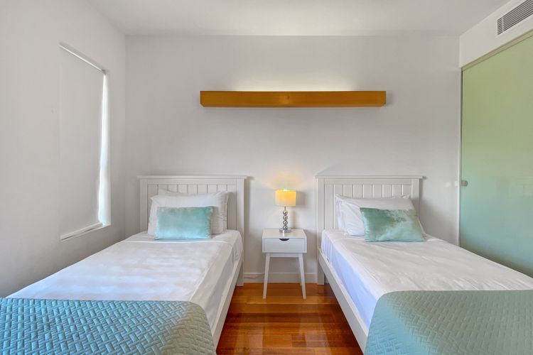 Maggies Beachfront Apt. 12