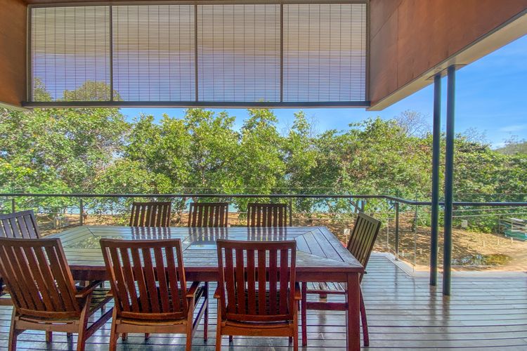 Maggies Beachfront Apt. 12