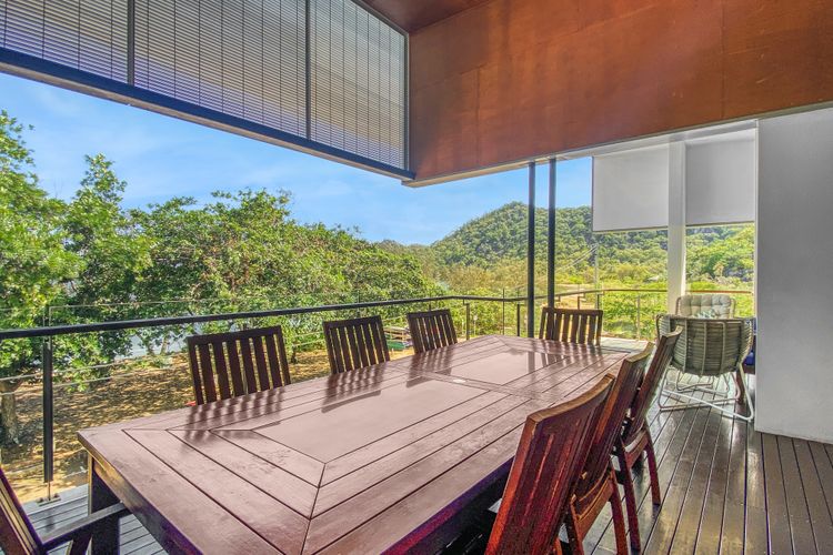 Maggies Beachfront Apt. 12