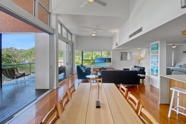 Maggies Beachfront Apt. 12