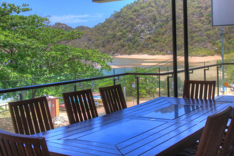 Maggies Beachfront Apt. 12