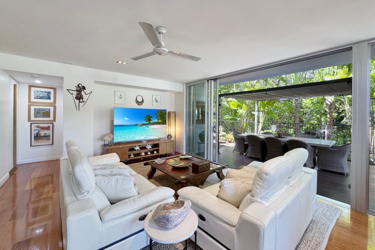 Maggies Beachfront Apt. 2