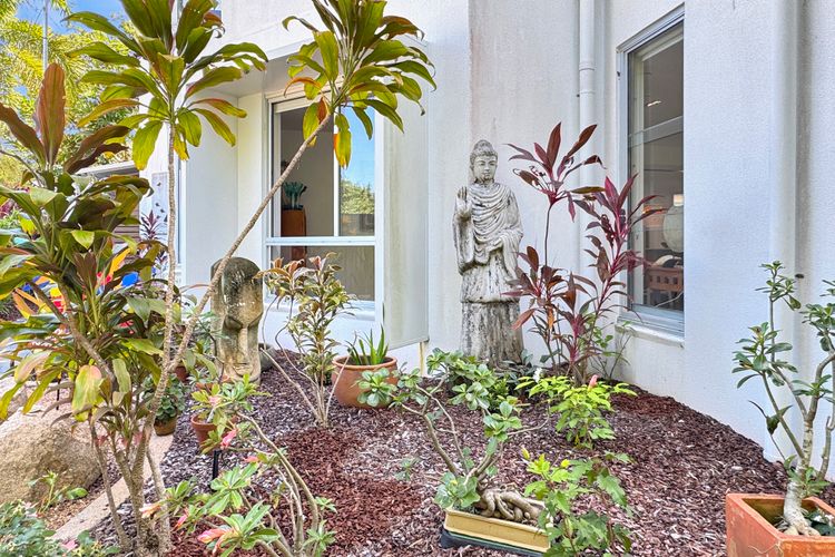 Maggies Beachfront Apt. 2