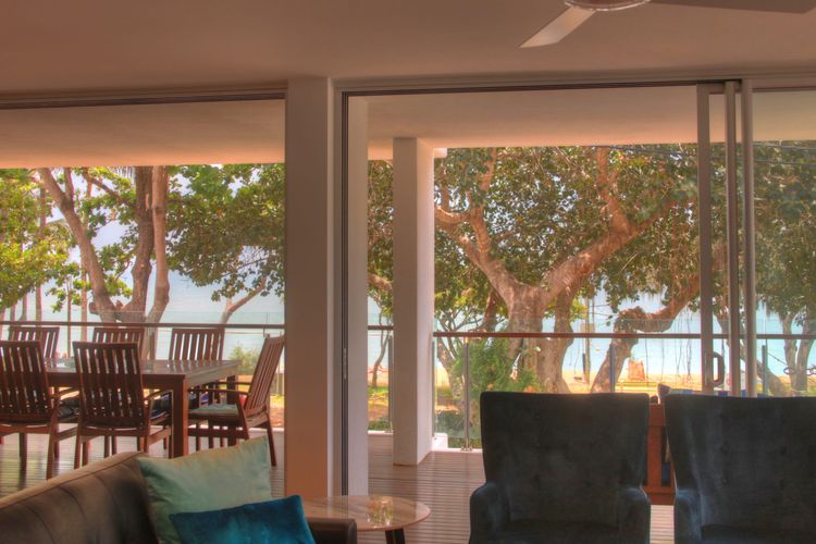 Maggies Beachfront Apt. 3