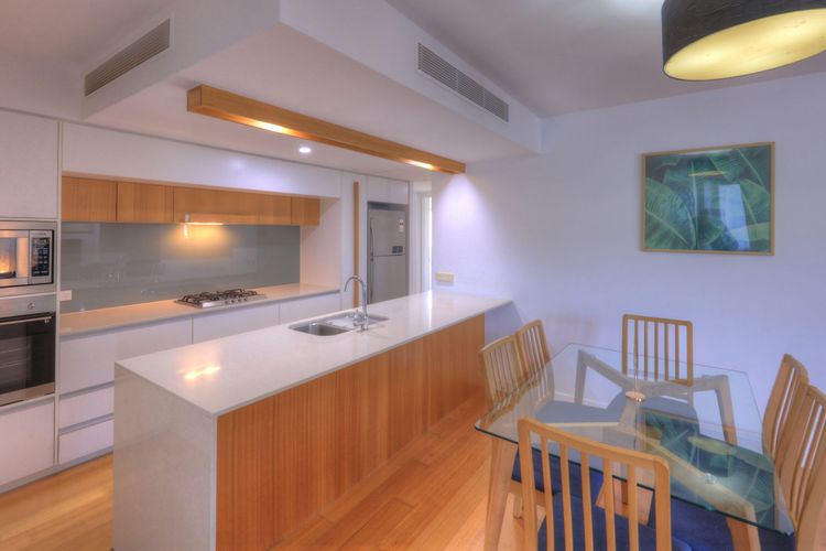 Maggies Beachfront Apt. 4