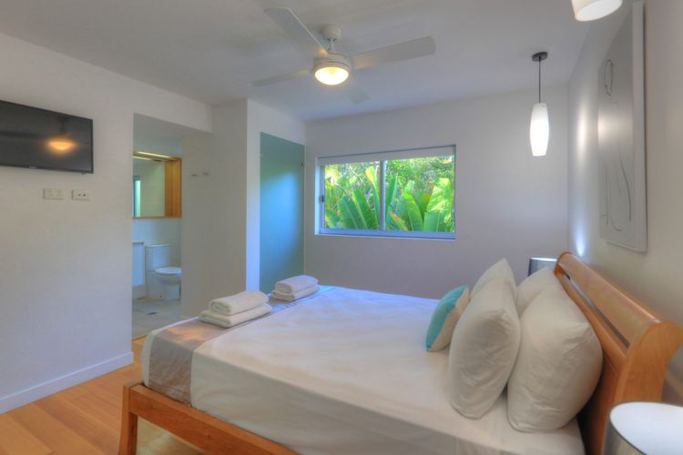 Maggies Beachfront Apt. 4