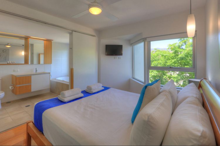 Maggies Beachfront Apt. 5