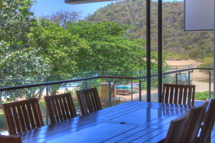 Maggies Beachfront Apt. 5