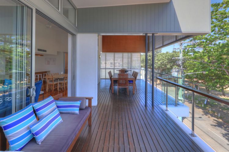 Maggies Beachfront Apt. 5