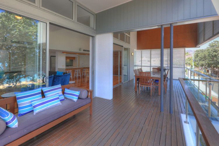 Maggies Beachfront Apt. 5