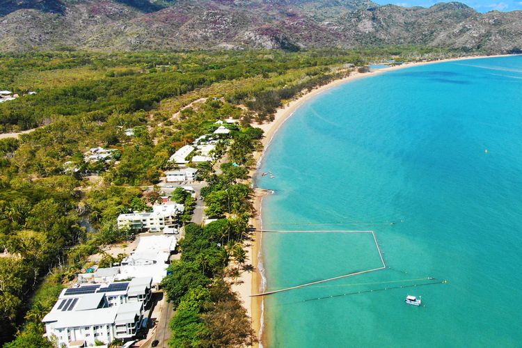 Maggies Beachfront Apt. 5