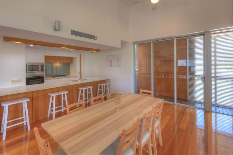 Maggies Beachfront Apt. 5