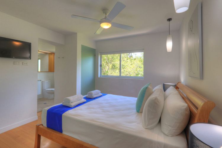 Maggies Beachfront Apt. 6