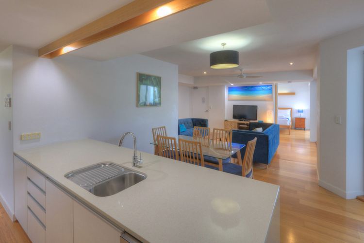 Maggies Beachfront Apt. 6