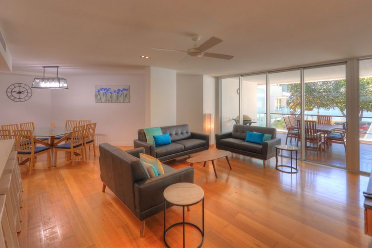 Maggies Beachfront Apt. 7