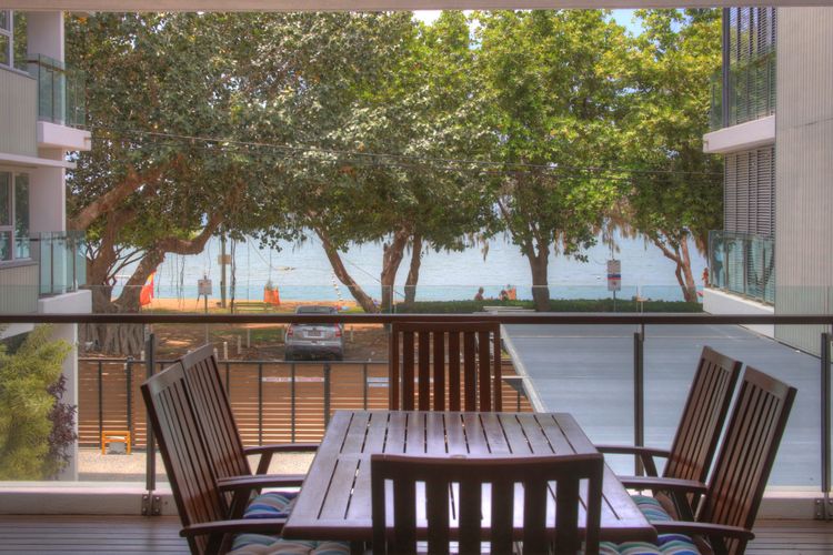 Maggies Beachfront Apt. 7