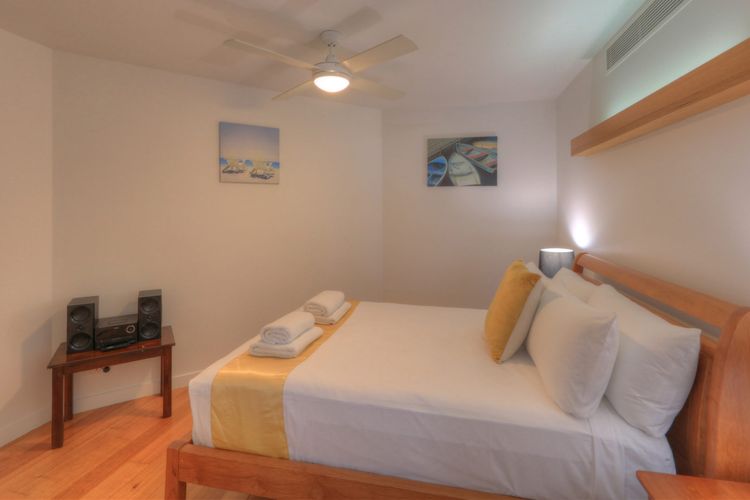 Maggies Beachfront Apt. 7