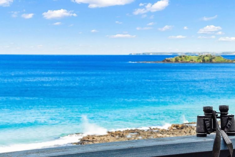 Surfers Retreat with access to the beach