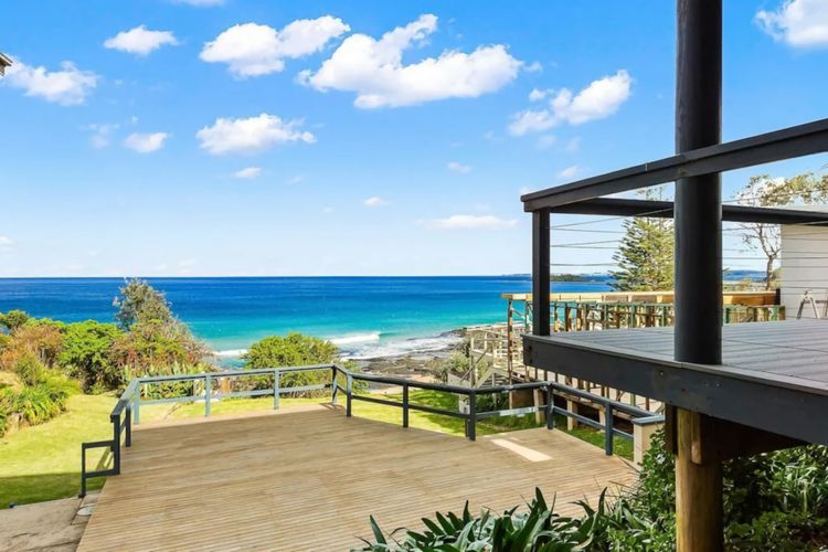 Surfers Retreat with access to the beach