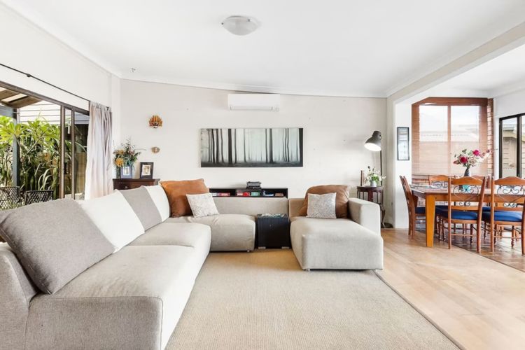 Surfers Retreat with access to the beach