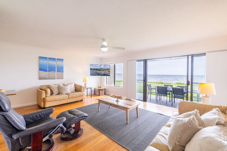 The Pelicans, 2/53 Soldiers Point Road – ground floor unit on the waterfront
