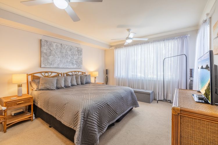 Peninsula Waters, 1/2-4 Soldiers Point Road – Aircon, pool & massive outdoor area